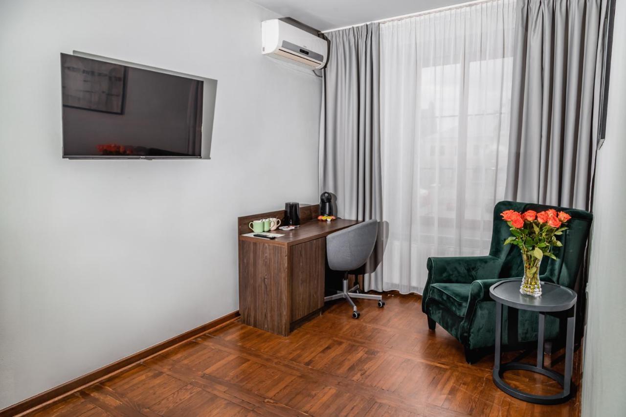 Aparthotel The Old Townhouse II Krosno Exterior foto