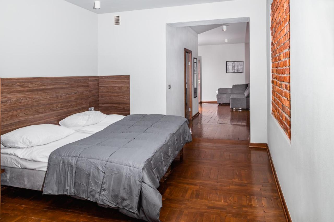 Aparthotel The Old Townhouse II Krosno Exterior foto