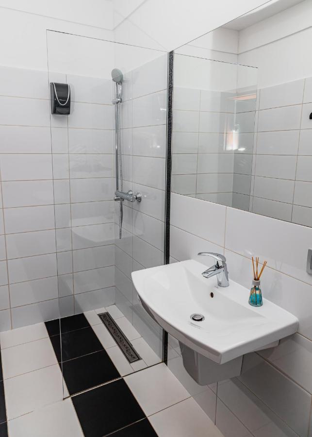 Aparthotel The Old Townhouse II Krosno Exterior foto