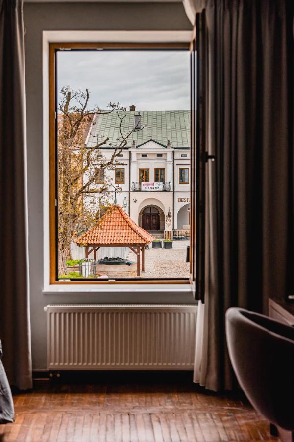 Aparthotel The Old Townhouse II Krosno Exterior foto