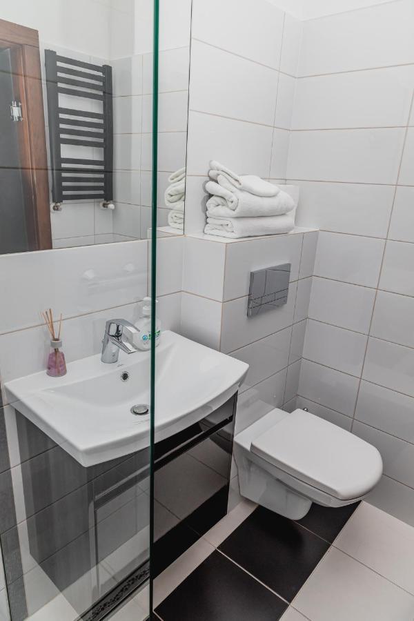 Aparthotel The Old Townhouse II Krosno Exterior foto